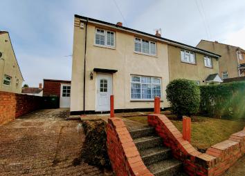 Semi-detached house To Rent in Dudley