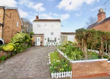 Detached house For Sale in Leicester