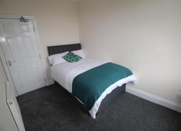 Flat To Rent in Shipley