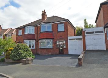 Semi-detached house To Rent in Smethwick