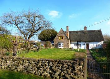 Country house For Sale in Northampton