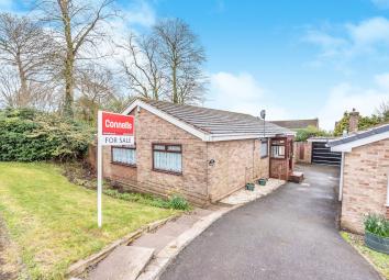 Detached bungalow For Sale in Oldbury
