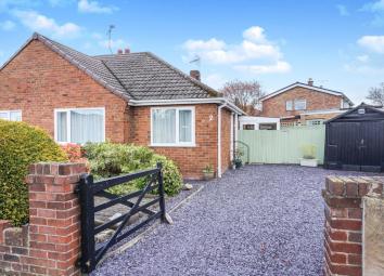 Semi-detached bungalow For Sale in Chester
