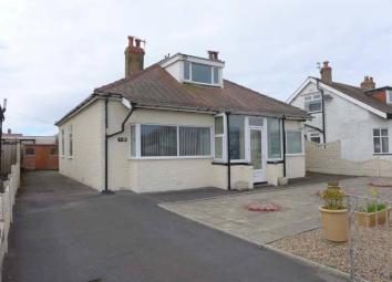 Detached bungalow For Sale in Thornton-Cleveleys