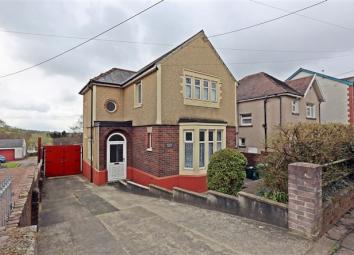 Detached house For Sale in Pontypridd
