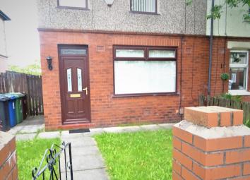End terrace house To Rent in Leigh