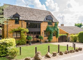 Barn conversion For Sale in Banbury