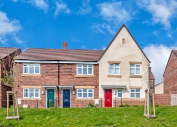 Terraced house For Sale in Cannock