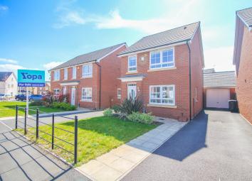 Detached house For Sale in Warwick