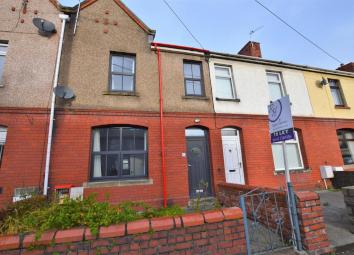 Terraced house For Sale in Pontyclun