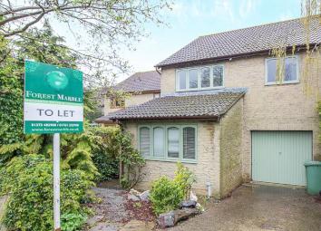 Detached house To Rent in Frome