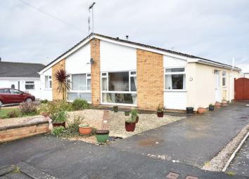 Semi-detached bungalow For Sale in Rhyl