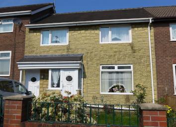 Town house For Sale in Heywood