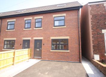 Town house For Sale in Preston