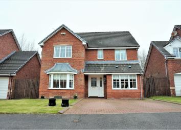 Detached house For Sale in Erskine