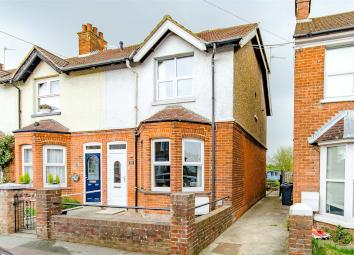 End terrace house For Sale in Ashford
