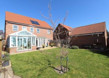 Detached house For Sale in Pickering