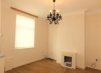 Terraced house To Rent in Oldham