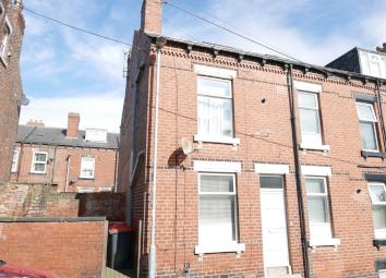 End terrace house For Sale in Leeds