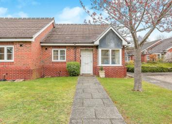 Semi-detached bungalow For Sale in Coventry