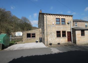 Detached house For Sale in Todmorden
