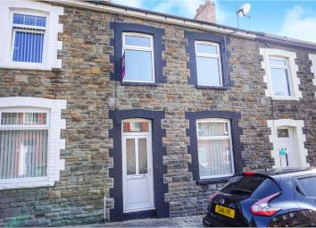 Terraced house For Sale in Caerphilly