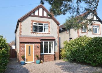 Detached house For Sale in Frodsham