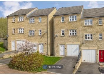 Semi-detached house To Rent in Keighley