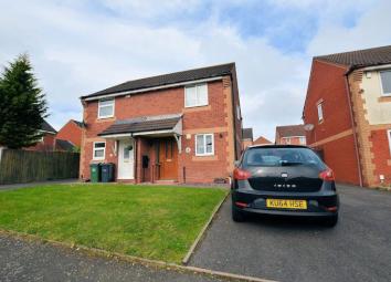 Semi-detached house For Sale in Oldbury