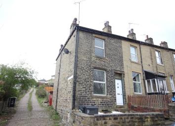 End terrace house For Sale in Brighouse