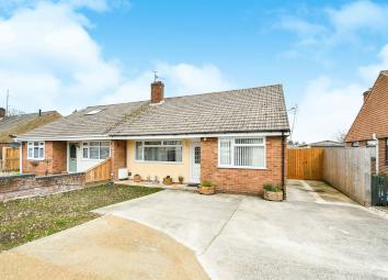 Semi-detached bungalow For Sale in Swindon