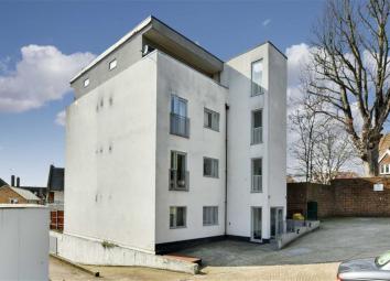 Flat For Sale in Sutton