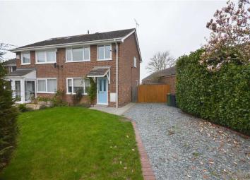 End terrace house To Rent in Ashford