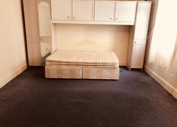 Detached house To Rent in Surbiton