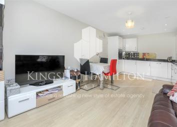 Flat To Rent in New Malden