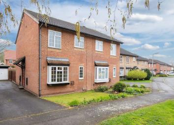 Semi-detached house For Sale in Aylesbury