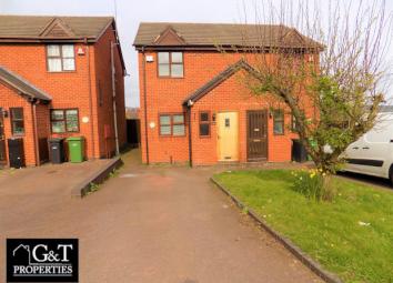 Semi-detached house To Rent in Dudley