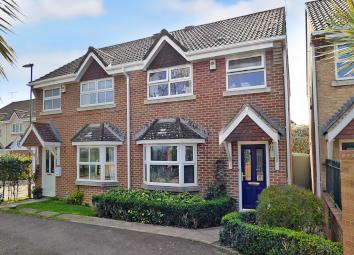 Semi-detached house For Sale in Littlehampton
