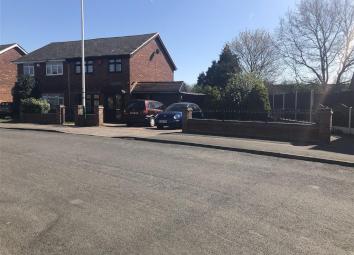 Semi-detached house For Sale in Hornchurch