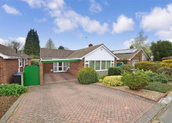 Detached bungalow For Sale in Herne Bay