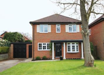 Detached house For Sale in Cranleigh