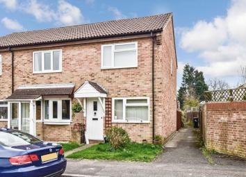 End terrace house For Sale in Crawley