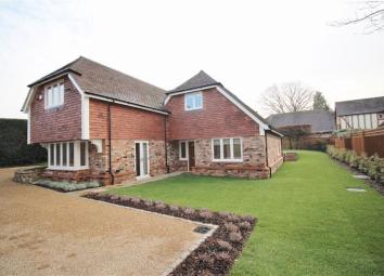 4 Bedroom Detached house to rent