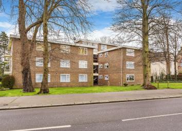 Flat For Sale in South Croydon
