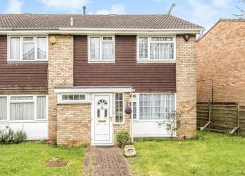 Semi-detached house For Sale in Slough