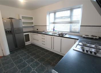 Detached house To Rent in Edgware
