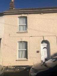 Terraced house To Rent in Chatham