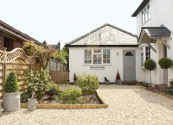 Semi-detached house To Rent in High Wycombe