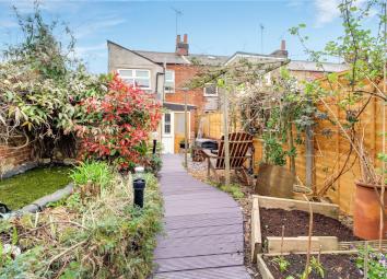 End terrace house For Sale in Reading