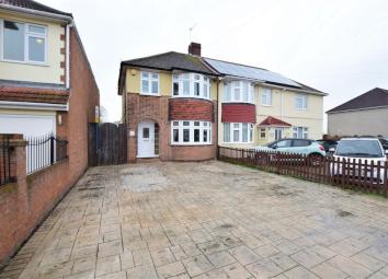 3 Bedroom Semi-detached house for sale